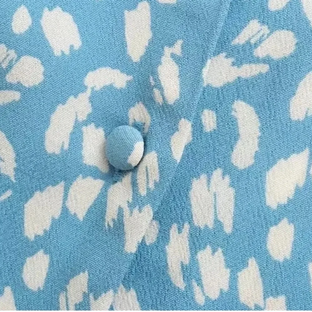 Zara blue and white rare Marilyn long sleeve button down collared blouse…